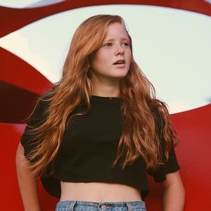 Meet your Posher, Avery